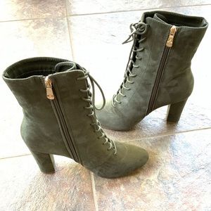 Olive boots with heels, side zipper & front laces